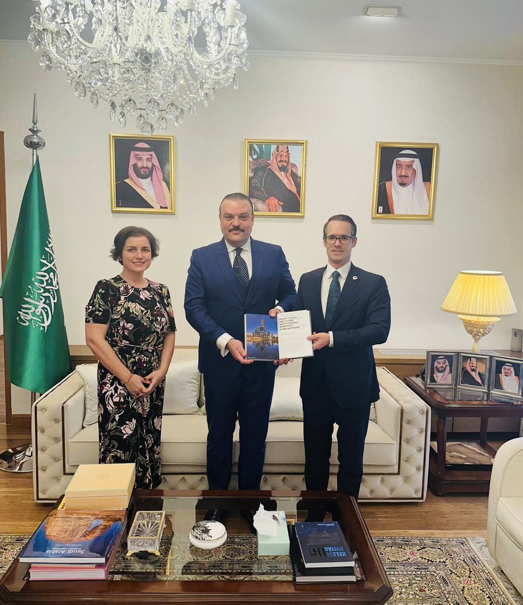 ksaembassybud's tweet photo. #Budapest 

His Excellency Ambassador Majed bin Abdulaziz Al-Abdan received today, at the Embassy, Dr. Levente Horvath, Director of the Eurasia Research Centre in Hungary, and Mrs. Ory Mariann, Deputy Editor-in-Chief of Eurasia Magazine. During the meeting, topics of mutual interest were reviewed, and ways of cooperation between the Eurasia Research Centre and its counterpart centres in the Kingdom were discussed. Dr. Horvath also presented His Excellency the Ambassador with a copy of a book published by the centre, which includes an article written by His Excellency the Ambassador entitled "Saudi-Hungarian Relations - Bridges of Communication Between East and West".