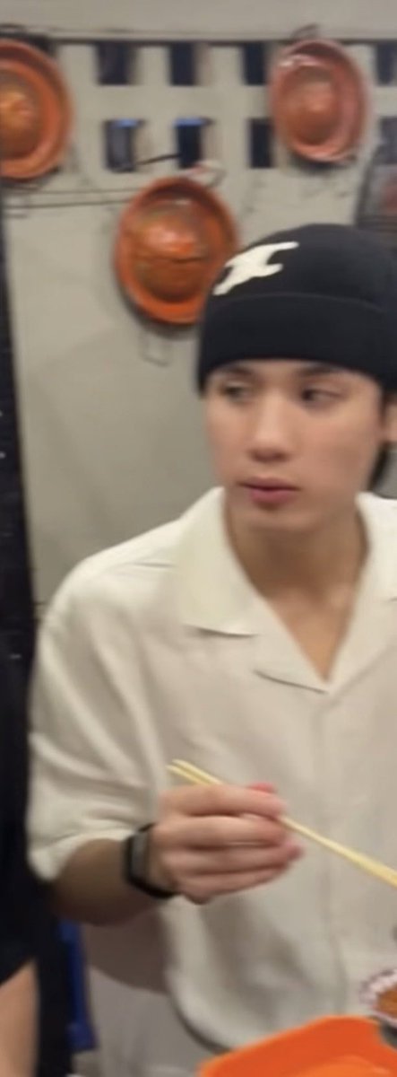 chayapa301154's tweet image. ดูสายตาลูกฉัน น่าสงสารมาก อยากหิ้วลูกกลับบ้านแล้วจะสั่งหมูทะชุดใหญ่ให้ลูกกิน 

#swensurf #javabh #surfjava #เซิร์ฟจาว่า