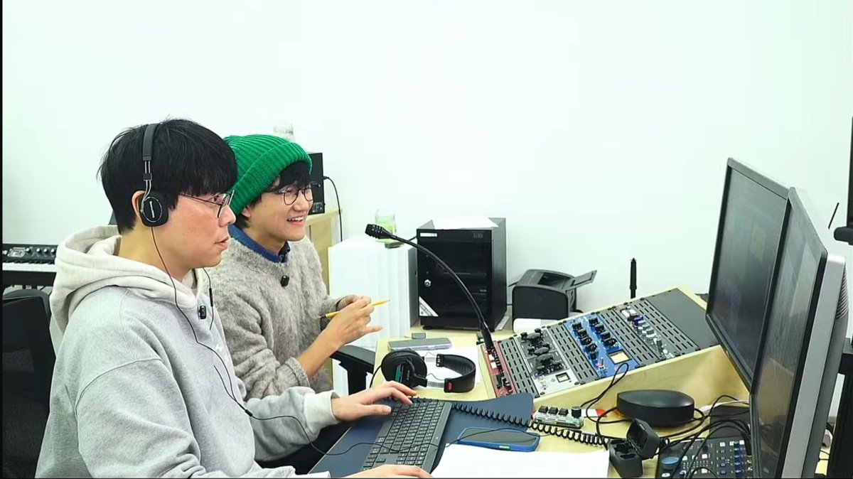 울오빠들 역시 본업할때가 제일 멋지다 ㅜㅜㅜ
신곡 첫 녹음을 라방으로 해줄줄은 몰랐다고 ㅜㅜㅜ