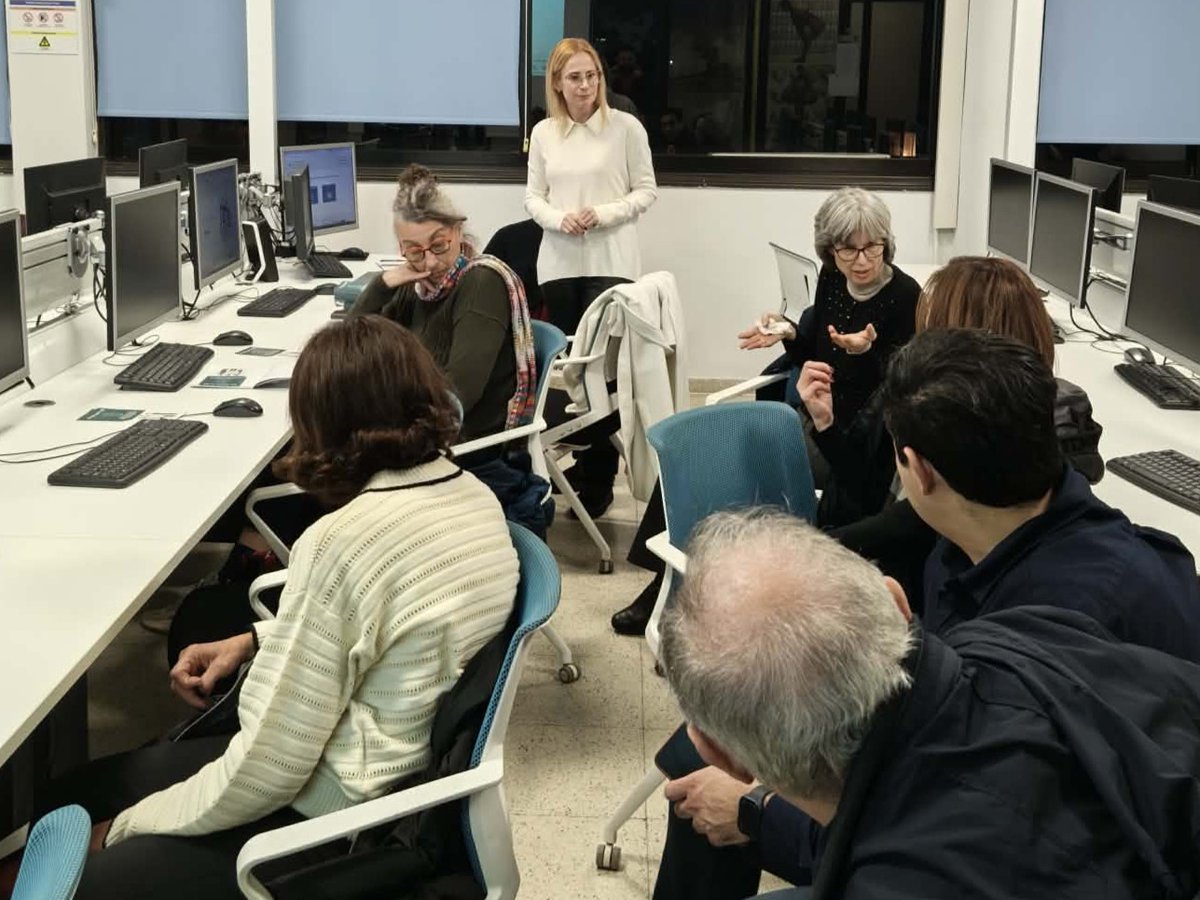 eHealthcy's tweet image. ✅Από την #Λάρνακα...🚎#Λευκωσία! Εκπαίδευση Φαρμακοποιών!
✅Πραγματοποιήθηκε 21-01-2026 στο @frederick_uni  η #εκπαίδευση #φαρμακοποιών του Tοπικού Φαρμακευτικού Συλλόγου #Λευκωσίας❕
✅Έγινε εισαγωγή στις Διασυνοριακές Υπηρεσίες Υγείας.
✅Ακολούθως ζωντανή επίδειξη της…