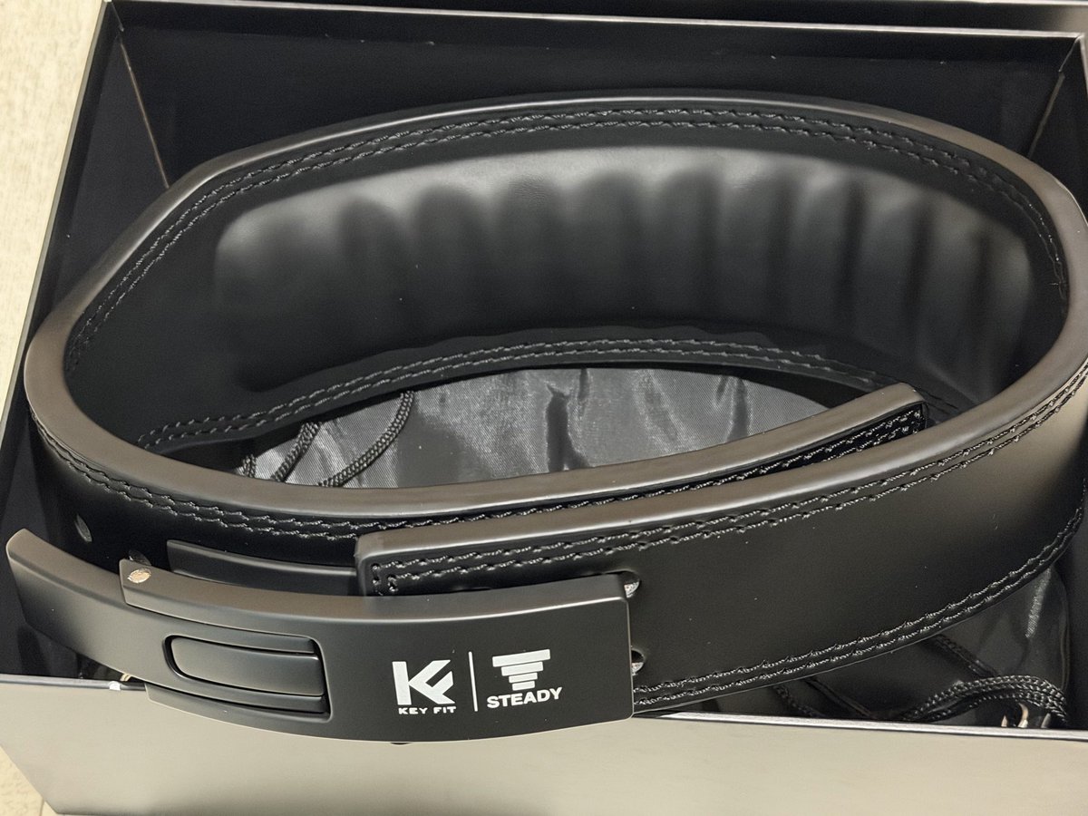 178pro's tweet image. 最近筋トレのモチベが一層高いから奮発してレバーアクションのベルト買った💪

久野さんのクロスベルト！！
初のレバーアクション！！
試しに装着したけどむっちゃくちゃいい感じ！！
明日からバチバチに追い込みます！！