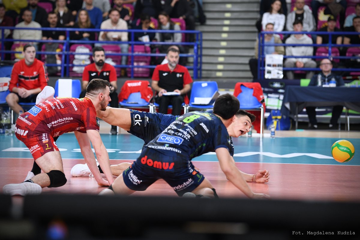 Matleenka's tweet photo. 📷Liga Mistrzów: PGE Projekt Warszawa - Cucine Lube Civitanova ➡️

https://t.co/3CIuPgCsAX https://t.co/Ygq9UCThD4