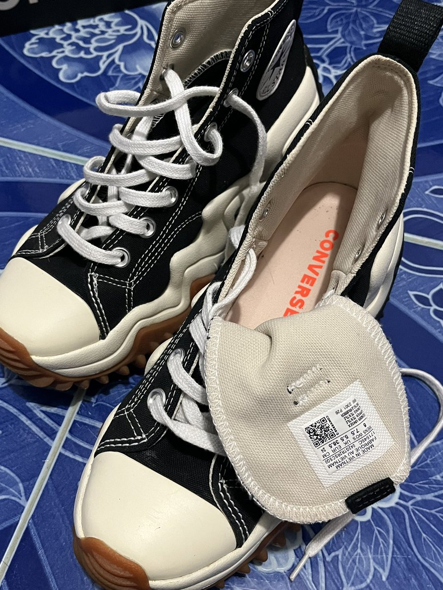 Tulip_113's tweet photo. ส่งต่อ Converse : Run Star Motion Canvas Platform Hi Black
Size:38.5 / 7.5 / 24 CM ของแท้ 100% เช็คได้
ใส่ครั้งเดียว ไม่มีตำหนิ ( มีกล่อง)
฿ 2,500 รวมส่ง✨ ต่อราคาได้ พต. DM ค่ะ
#รองเท้ามือสองของแท้ #รองเท้ามือสอง #รองเท้าผ้าใบมือสองของแท้  #รองเท้าconverse #สินค้ามือสอง https://t.co/4Lh8jYD73d