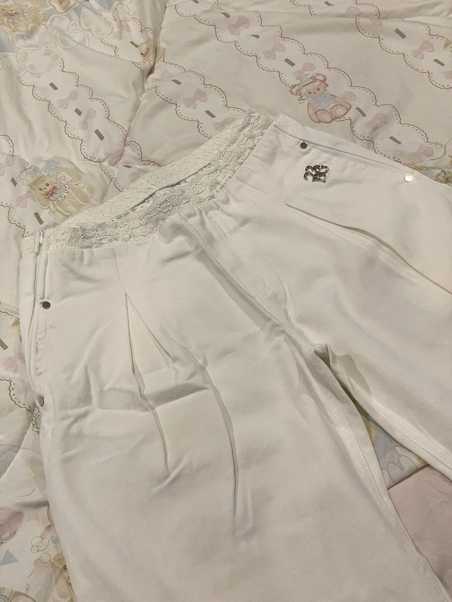 girlsworldwww's tweet photo. 23BEGINS
Jeanette Jeans ยีนส์ลูกไม้
Price : 300.- S
ตําหนิ : -
#ส่งต่อ23begins #23begin #ส่งต่อกางเกง #ส่งต่อกางเกงยีนส์ https://t.co/QkB6pAva9W