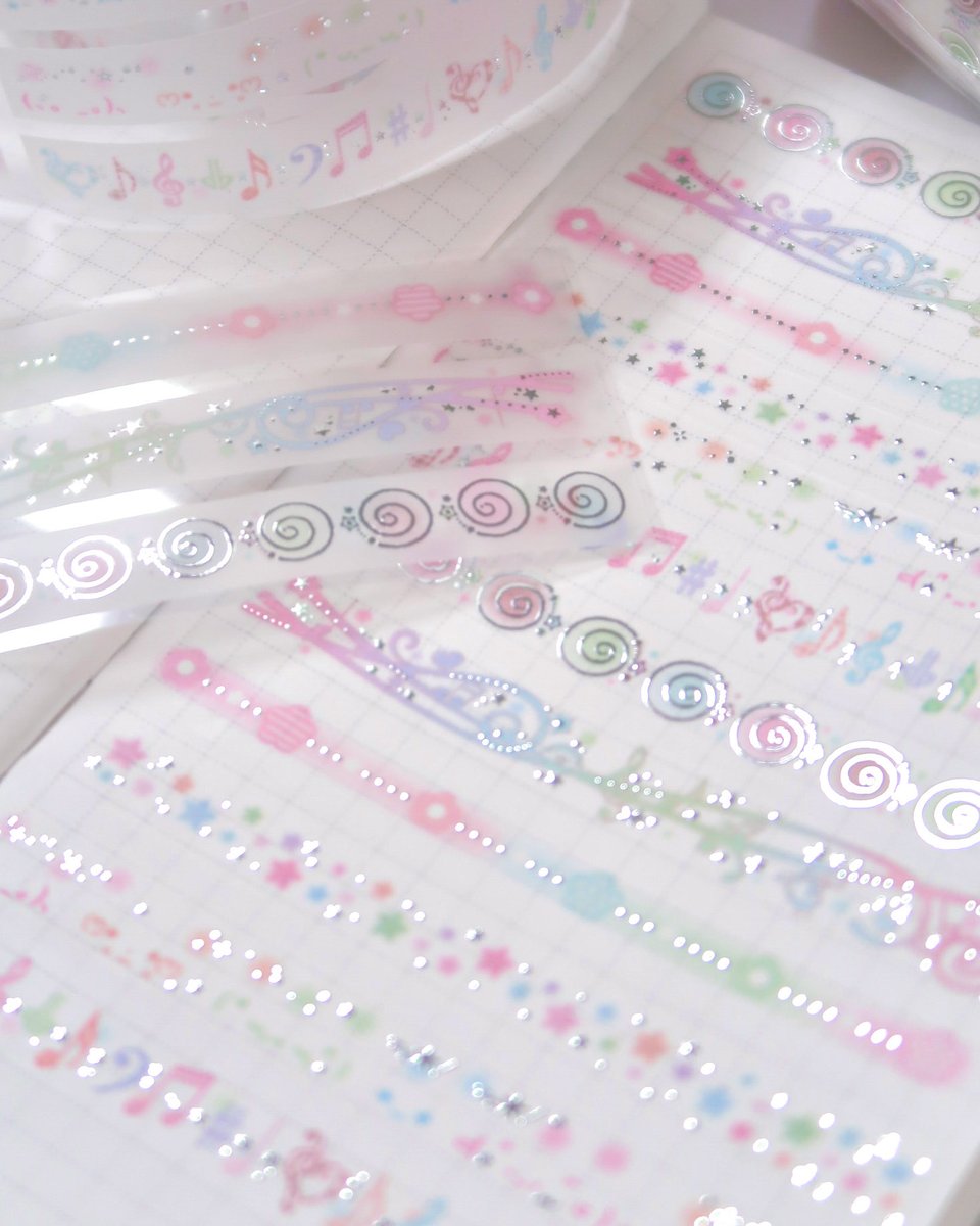 pearlybutton's tweet image. 1월 신상! 허쉬 실버라인 키스컷 ⊹˖ᯓ★. ݁₊ 3d 은박 재질이에요 !!