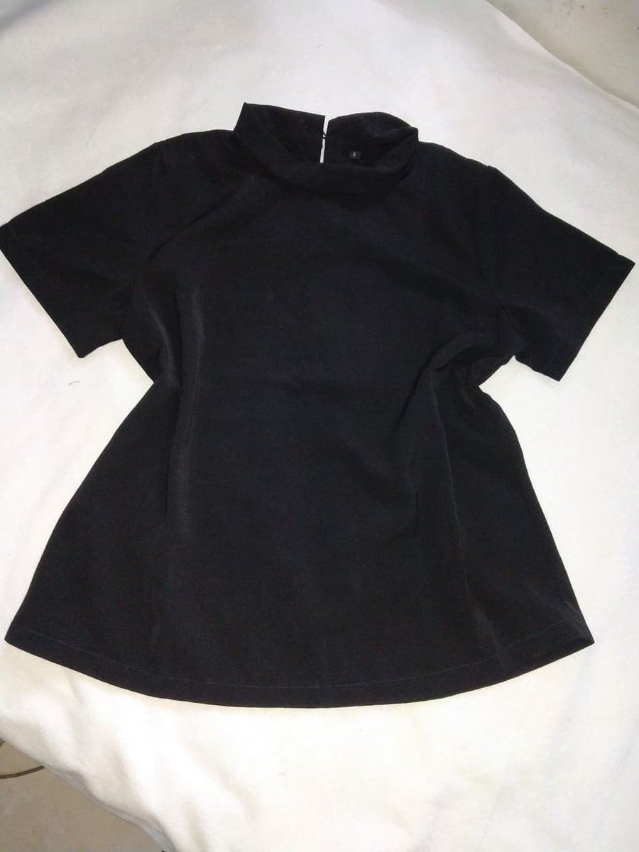 Pittyfell's tweet image. 5k aja ada yg mau?? 
Btw ini bukan bahan kaos ya tapi sutra