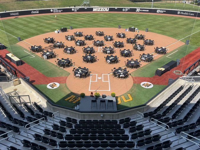 Winning Softball 🥎 tweet media