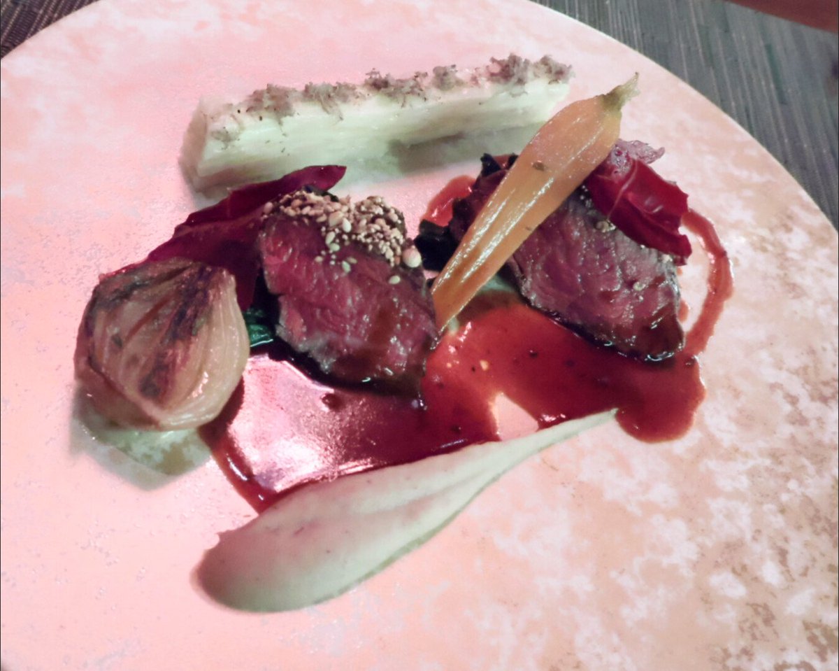 youryands's tweet photo. 黒毛和牛フィレ肉のグリル
グリーンペッパーソース
勝栗とフロマージュ・ブランのピュレ
ペコロスも
セロリラブのミルフィーユがまた絶品🥰

抹茶ティラミスは枡のイメージ
黒蜜ソース
マンダリンオレンジと金時人参のソルベ
右手前の透明=日本酒のゼリー

ミニャルディーズは麩のショコラx2種他 https://t.co/NdODJmtx9F
