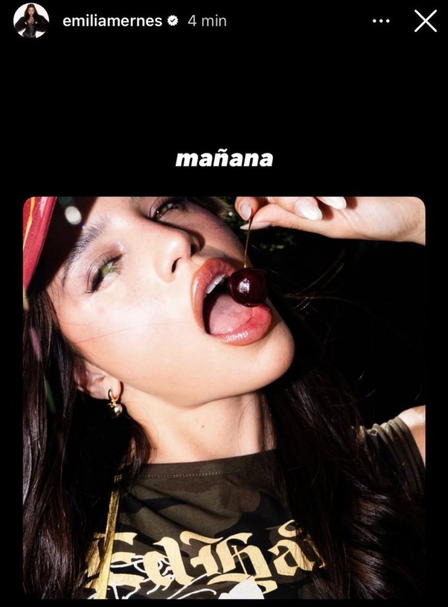 Em três dias ela prometeu o novo hit mundial enquanto a latto segue se fazendo, petição pra tirar a latto #BOTA