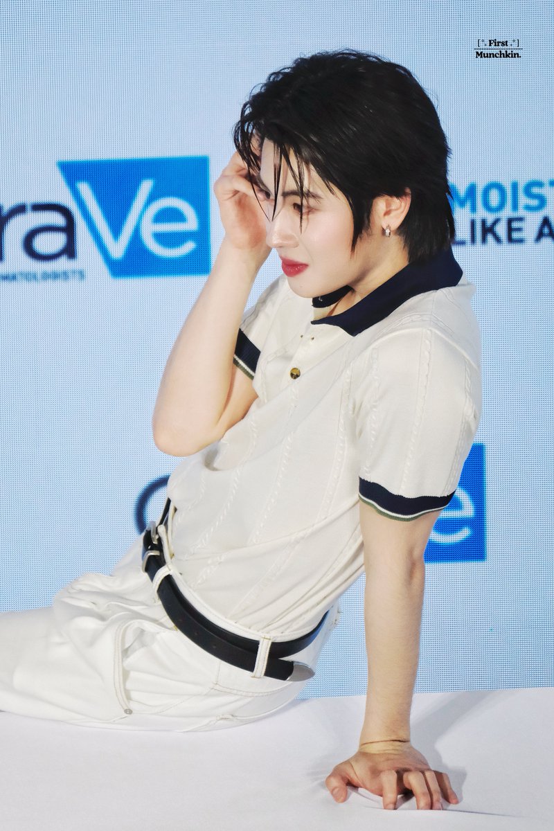 1stmunchk's tweet image. 📸 :  𝟮𝟮•𝟬𝟭•𝟮𝟲 | 𝐃𝘂𝘀𝗶𝘁 𝐂𝗲𝗻𝘁𝗿𝗮𝗹 𝐏𝗮𝗿𝗸
🐰: #Firstone

• ยอมแล้วทูนหัว พี่เละคัก 🫠😳

TLEFIRSTONE CERAVE LIKE A DERM 
☘︎ #CeraVexTleFirstOne
☘︎ #1stMunchkSnap