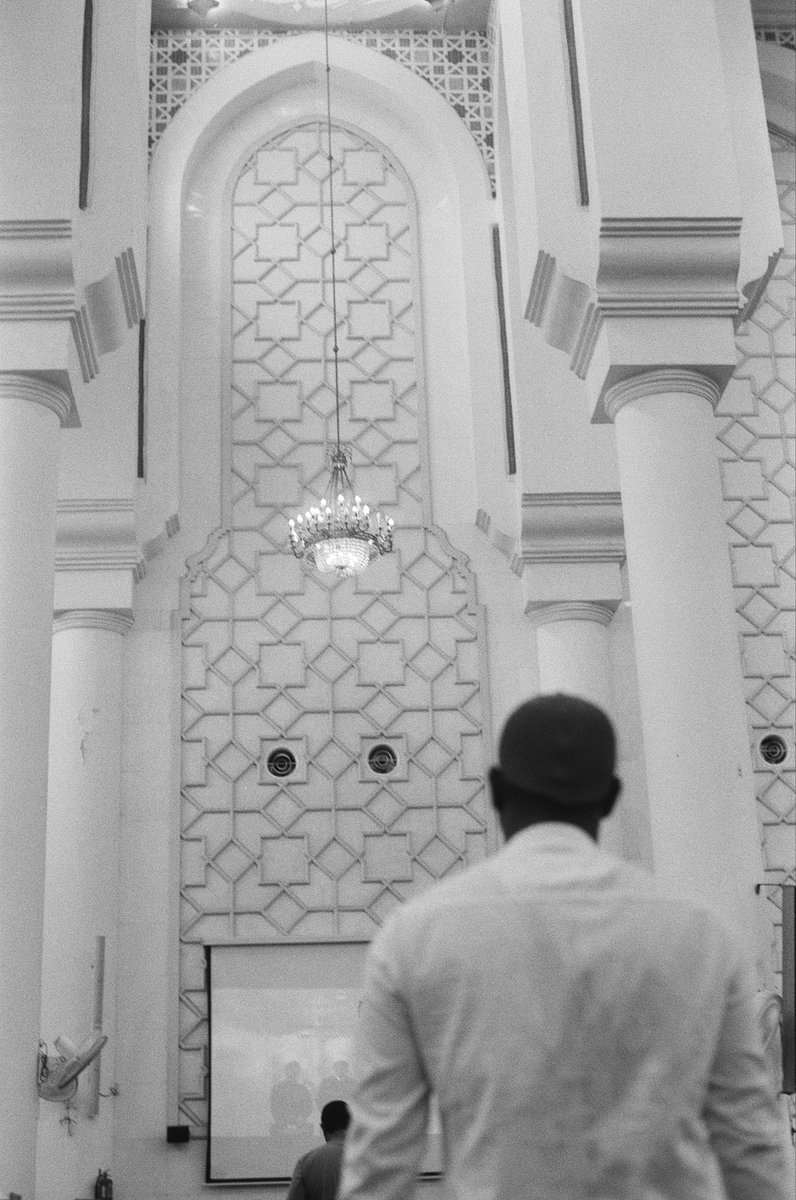 Sudah kerap kali kita dengar berlaku, orang yang dihormati, dipandang beragama, dikenali dengan kebaikan, akhirnya diuji dengan ujian yang menjatuhkan reputasinya.

Sebenarnya ujian yang berlaku kepada orang lain bukan untuk kita sahut dengan kegembiraan.