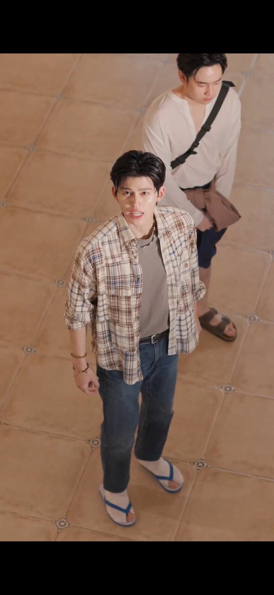 suikatopeach's tweet image. ดีเทลไปปะะะ แต่งตัวมอซอถุงเท้าทะลุ 555555555555555