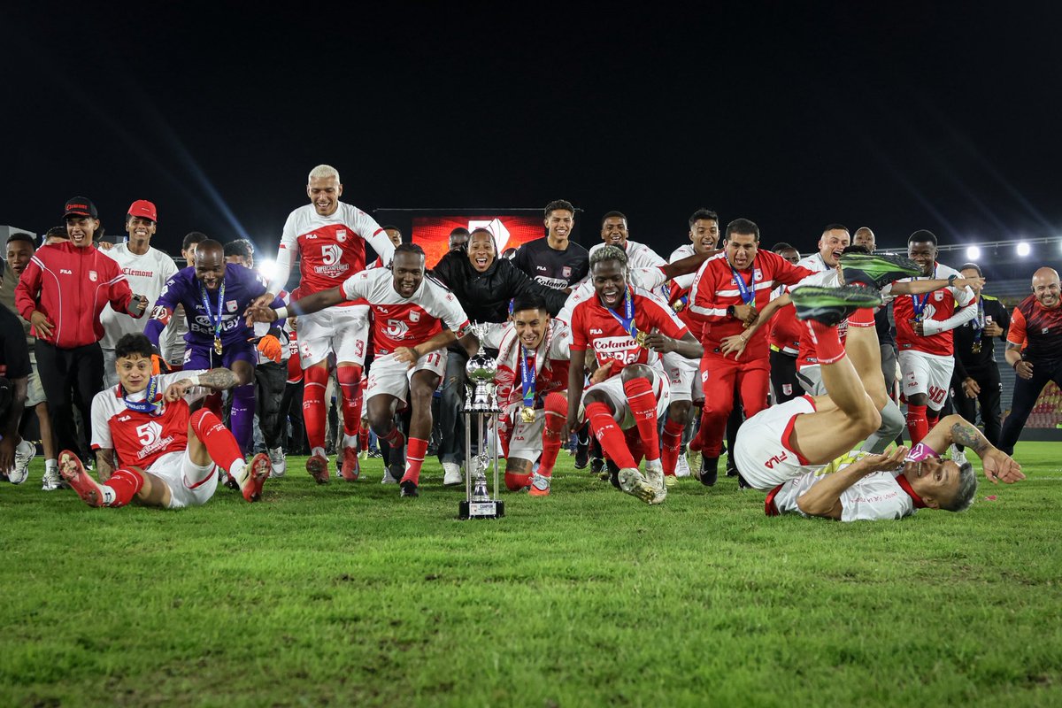 SantaFe's tweet image. ¡Buenos días, Supercampeones 🏆😍🦁!

#VamosSantaFe 🇮🇩