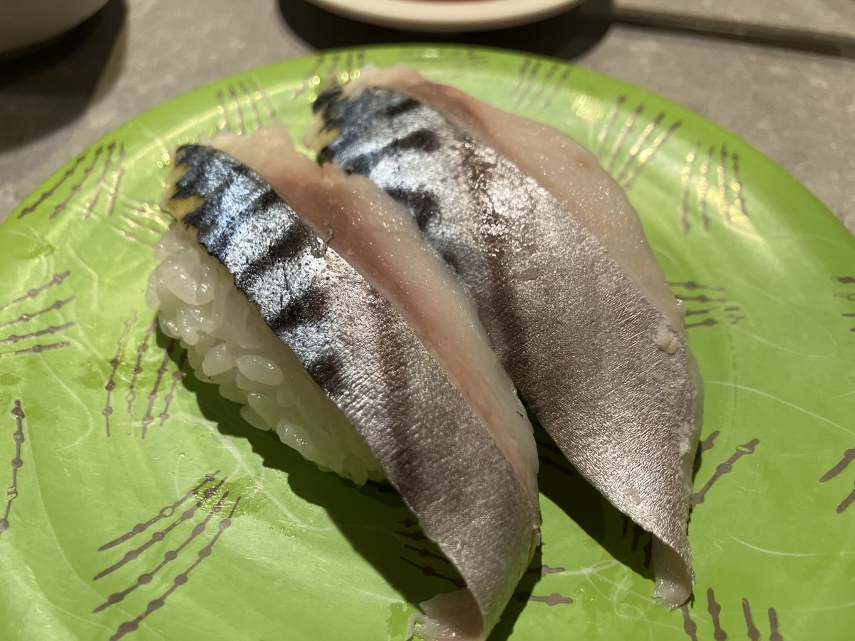 雪山に
埋まりそうな
この頃☃️ 

引きこもりつつある
自分をはたき💨

みゆきさんの
ライブ映画🎬　へ
ギリ駈込み

そして
回る寿司屋🍣で
昼呑み🍺

みゆきさんの
歌声は逞しかった
生で
聞いてみたい🎵です☺️