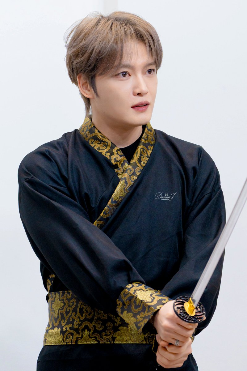 260120 포트팬싸

근데 호위무사 인상이 너무 선하고 착하고 그냥 다 봐줄 거 같고 그래요😋
<a href="/bornfreeonekiss/">kimjaejoong</a>

#김재중 #재중 #ジェジュン #金在中 #KIMJAEJOONG