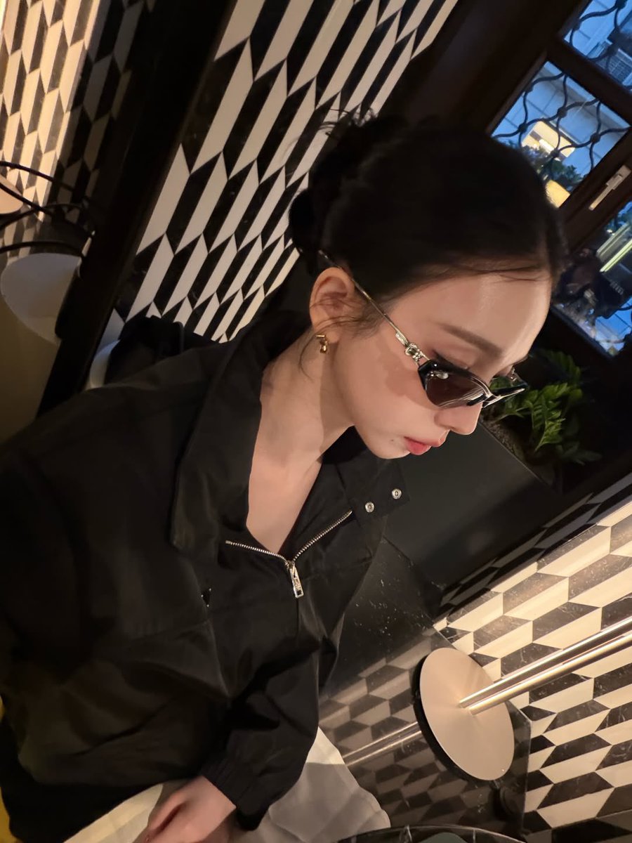 nsnss___'s tweet image. จะไม่ให้ Gentle Monster รักได้ไงอะ ต่อให้ไปแฟชั่นวีคก็ยังใส่เจนเทิล