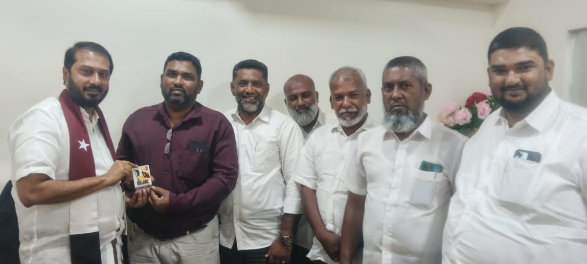 MjkParty's tweet photo. தாய் வீடு திரும்பல்!!

கோவை லேனா.இஷாக் அவர்கள்....

மஜக தலைவர் முன்னிலையில் மீண்டும் கட்சிப் பணியில் இணைந்தார்!!

அவருடன் கோவை சமூக செயல்பாட்டாளர் நாகூர் அனிபா அவர்களும், சமீபத்தில் மஜகவில் இணைந்த R.M. ரபிக் அவர்களின் மூலம் சமூக செயல்பாட்டாளர்  வழக்கறிஞர் ஆரிப் அவர்களும் இணைந்தனர https://t.co/EB9kOqbZbg