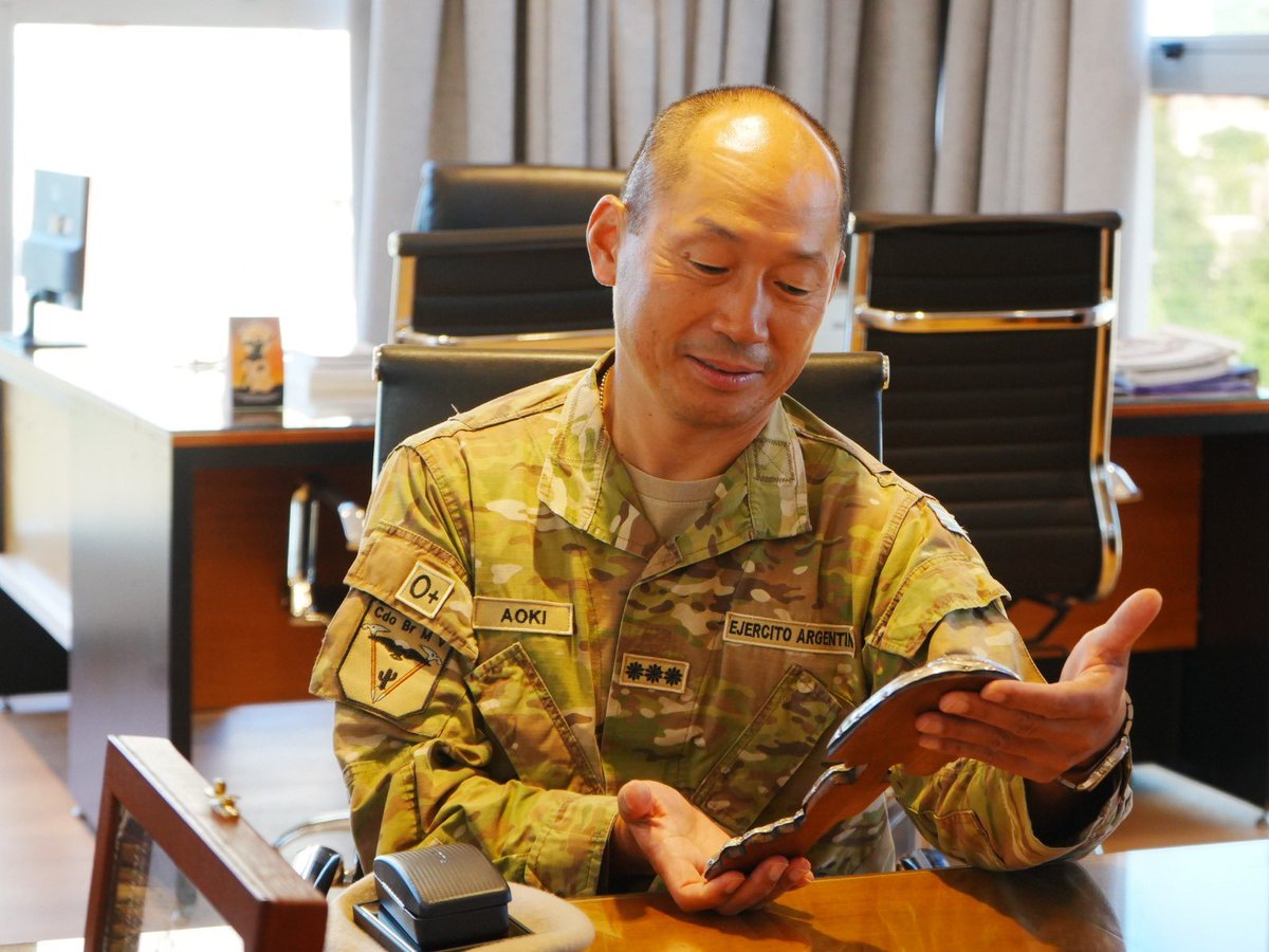 Me REUNÍ con el CORONEL Hernán AOKI, comandante de la Vta BRIGADA DE MONTAÑA y compañeros. 

Coincidimos y REAFIRMAMOS nuestro COMPROMISO de TRABAJAR juntos por el bien común y para MEJORAR nuestra ciudad.