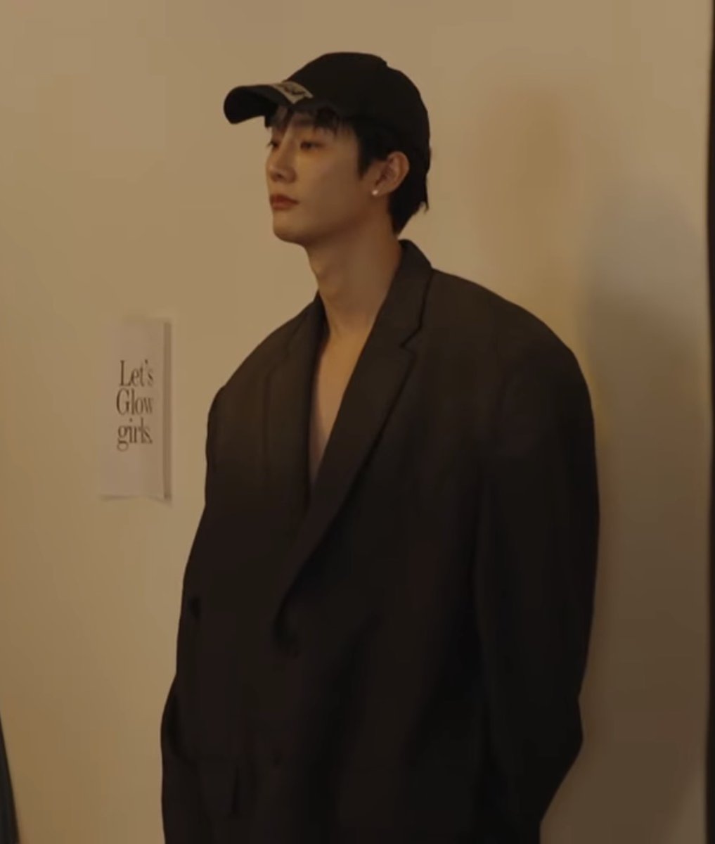 ursweeta's tweet image. ลุคนี้หล่อจังเลย

FORCEBOOK X ELLE BSIDE
#ELLEBsideStoryxForceBook