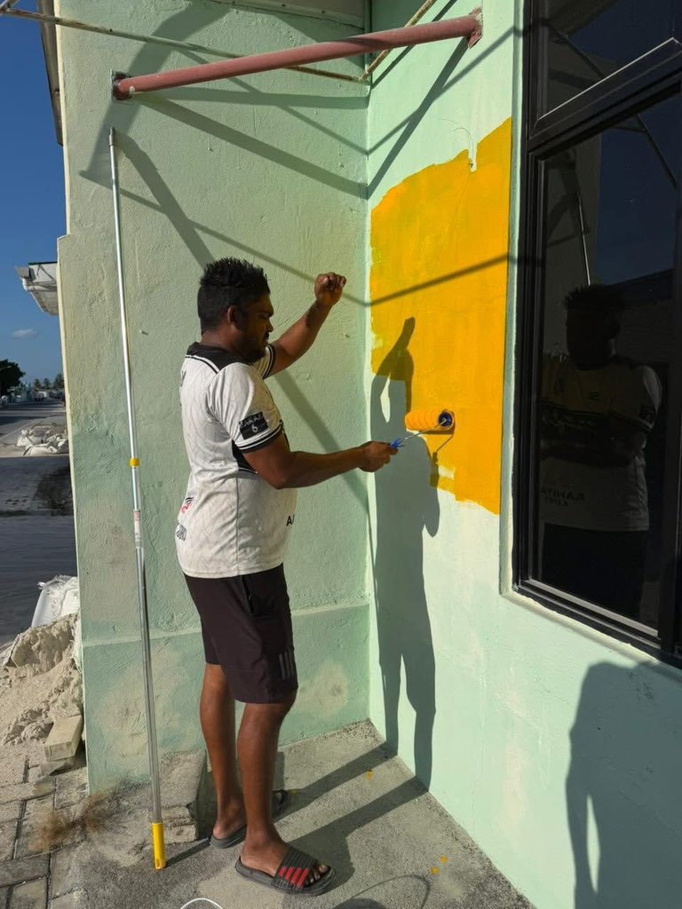 MDPDhidhdho's tweet photo. ލޯކަލް ކައުންސިލް އިންތިހާބު 2026ގެ ދިއްދޫ ދާއިރާގެ ކެމްޕެއިން އޮފީސް ތައްޔާރުކުރުން.

އަޅުގަނޑުމެންނަކީ އިންތިޒާމުވެގެން ސިޔާސީ މަސައްކަތްކުރާ ހަމައެކަނި  ޕާޓީ. އަޅުގަނޑުމެންނަކީ ފިކުރެއް.  
MDP Dhidhdhoo Youth Wing https://t.co/x1pJcwoMU8
