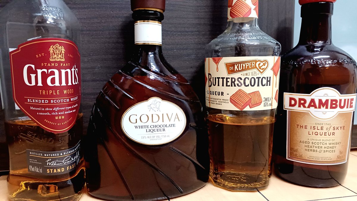 夜の締めは
ゴディバホワイトチョコレート20ml
バタースコッチ10ml
ドランブイ10ml
スコッチ10ml
ココア粉末 1tsp
牛乳 150ml
レンチン2分