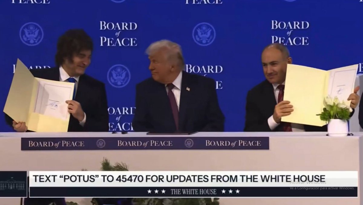 El_Prensero's tweet image. 🚨 USHUAIA EN LA MIRA DE TRUMP
En un hecho inédito, el presidente Javier Milei suspendió la habilitación del Puerto de Ushuaia, lo intervino por resolución nacional y se lo quitó a la provincia de Tierra del Fuego.
En Davos, se lo ofreció a Donald Trump para uso militar y…