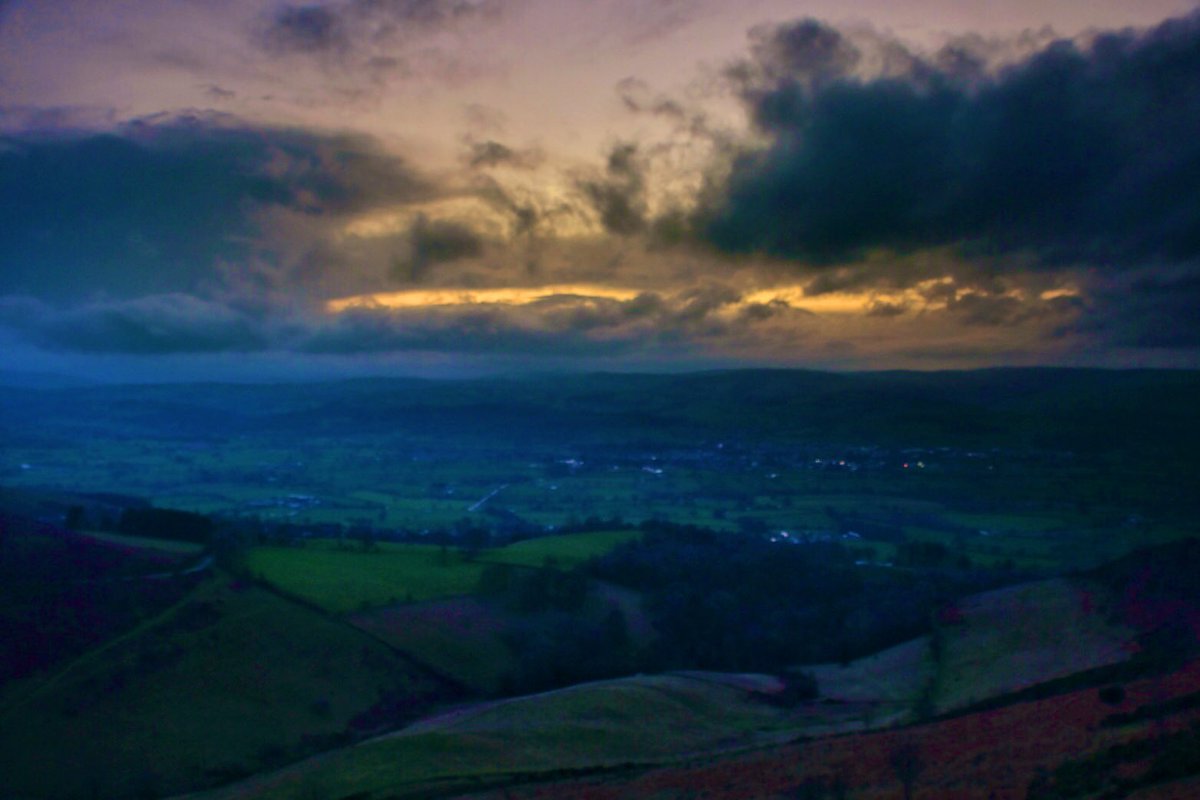 Phillip70952151's tweet photo. #landscape #photography at #moelfamau in #northwales #dramaticskies #longexposure #nikonz6iii #tamronlens #gradfilter #rural https://t.co/f3z0Ph9DuO