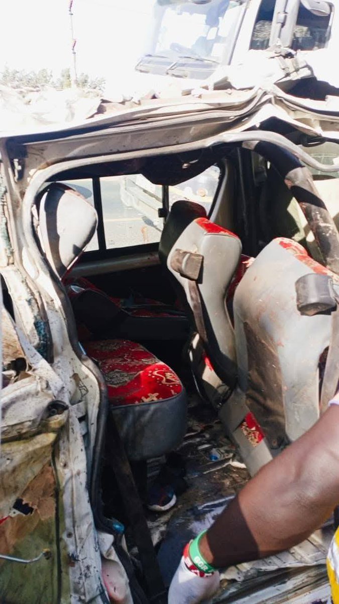 kiambu_magazine's tweet image. Breaking News 📷
A fatal road accident has occurred on the Maai Mahiu Road, several people have been seriously injured.