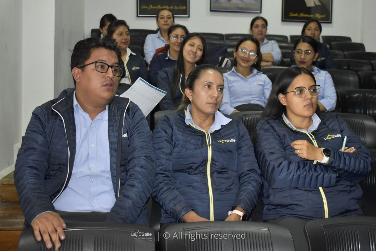 Nuestros docentes creen que educar es una misión que exige aprender cada día. Por ello, participaron en una capacitación académica con Santillana, fortaleciendo sus prácticas pedagógicas y reafirmando su compromiso de brindar a nuestros estudiantes una educación de calidad.