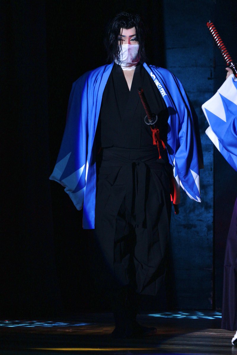 ♪ 残響散歌

2026.01.22 昼￤明石ほんまち三白館
鬼滅の刃 遊郭編より 蛇柱 伊黒小芭内
#劇団鯱 #兜蛇々丸