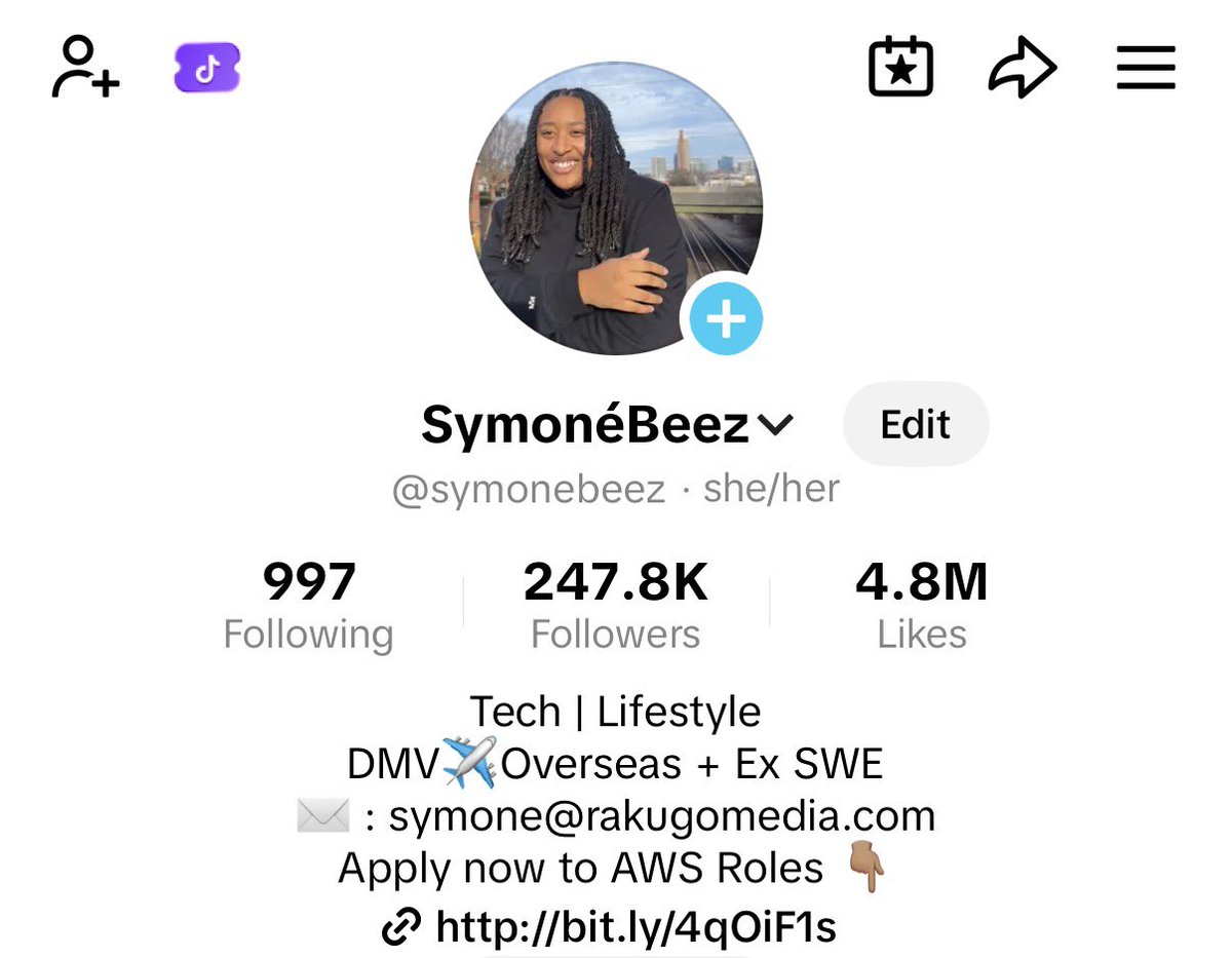 Symoné B. Beez tweet media