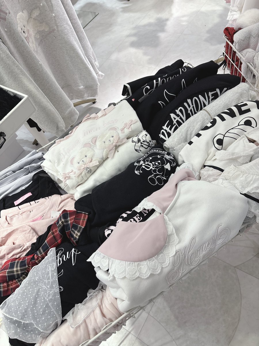 honeycinnamonjp's tweet photo. ┈ Friend Sale ┈
⠀
1/23(金)〜スタート ˎˊ˗
⠀
皆様のご来店お待ちしております🎀 https://t.co/k1uD13Kkt8