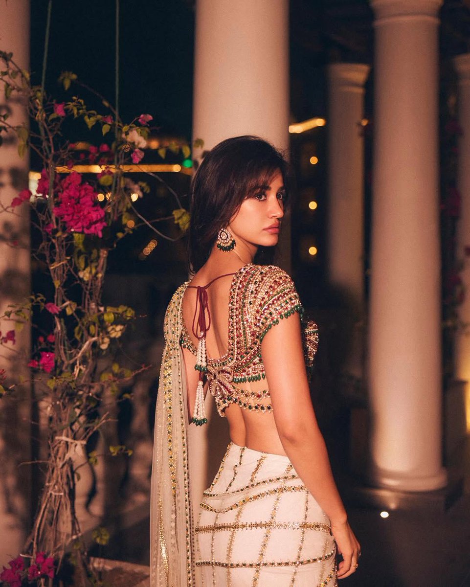 DishPatani's tweet photo. https://t.co/jWjeA79J5a