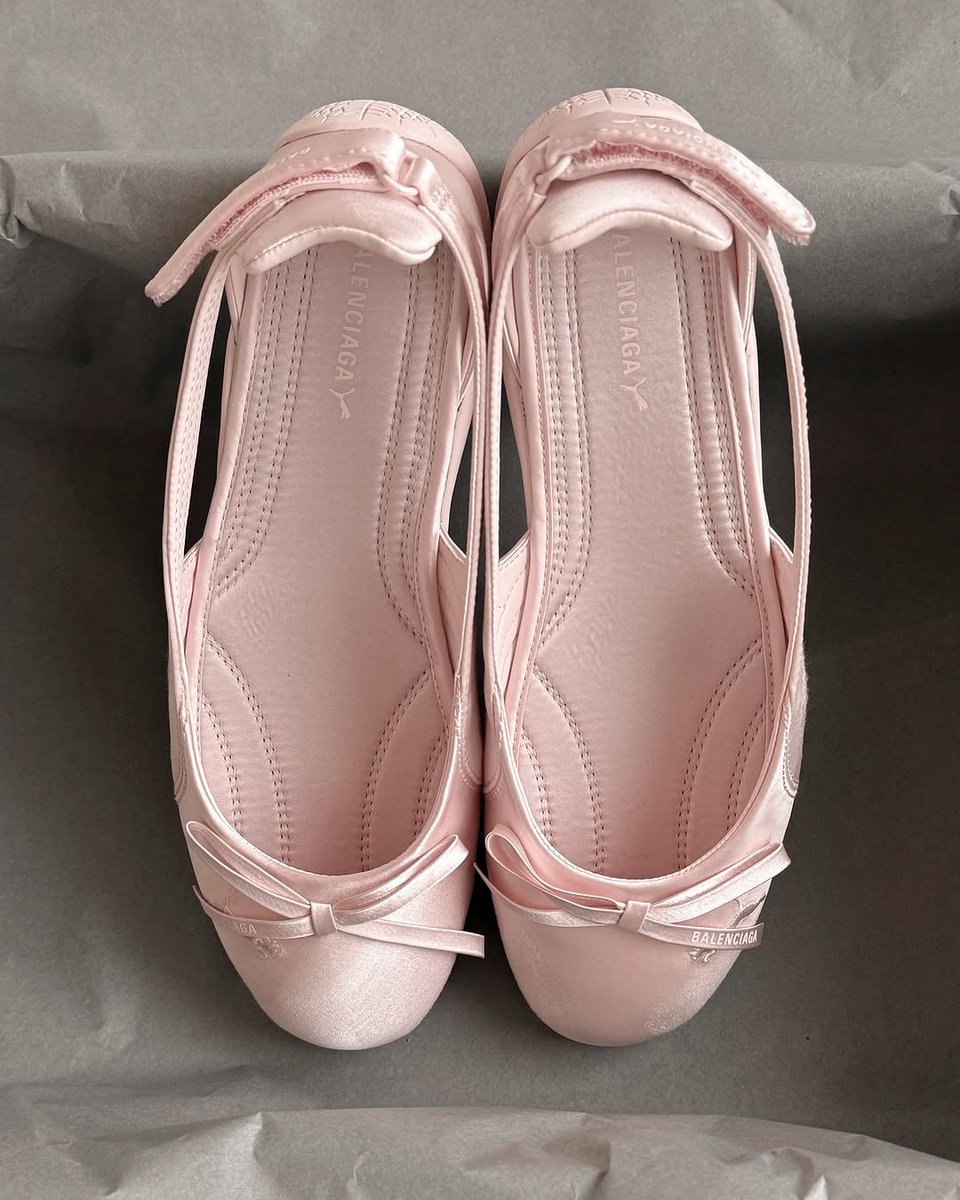 glirttery's tweet image. balenciaga x puma speedcat ballet