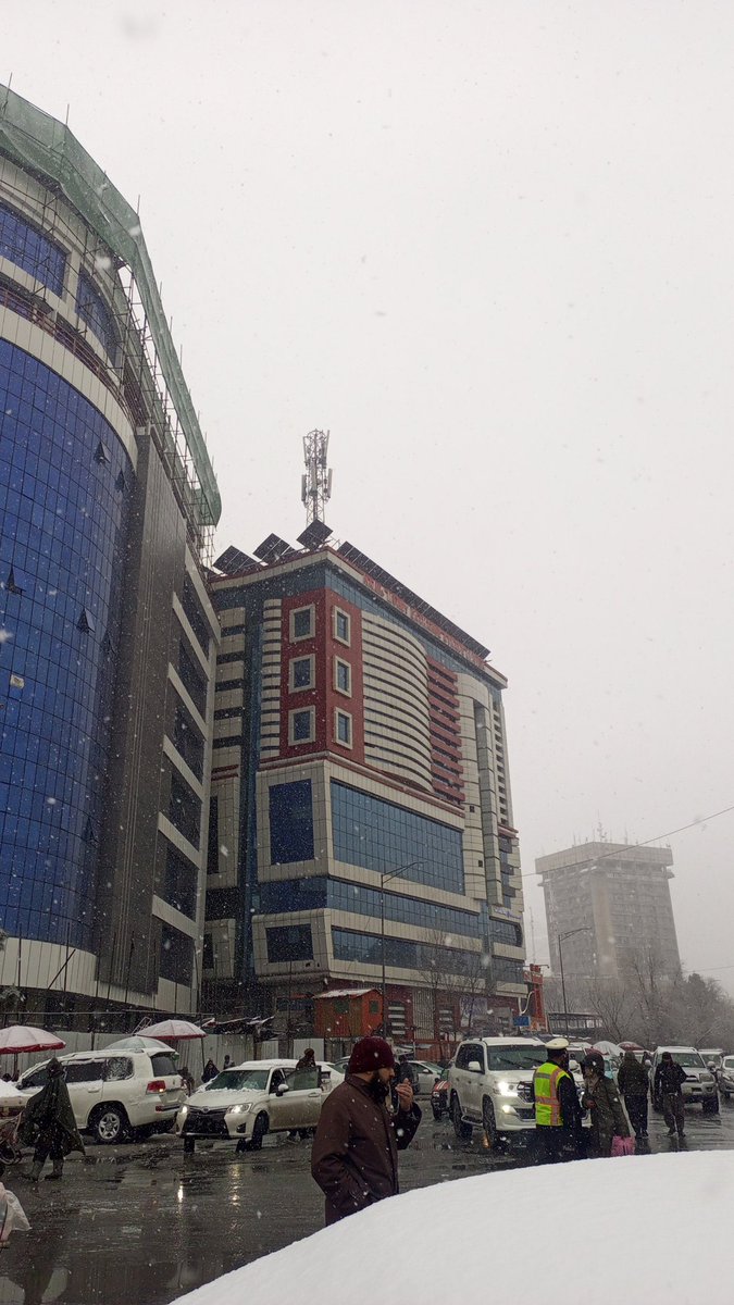 ShanoWrites's tweet photo. کابل نه بی زر باشه نه بی برف ❤ ❄ https://t.co/g625Hqp94l