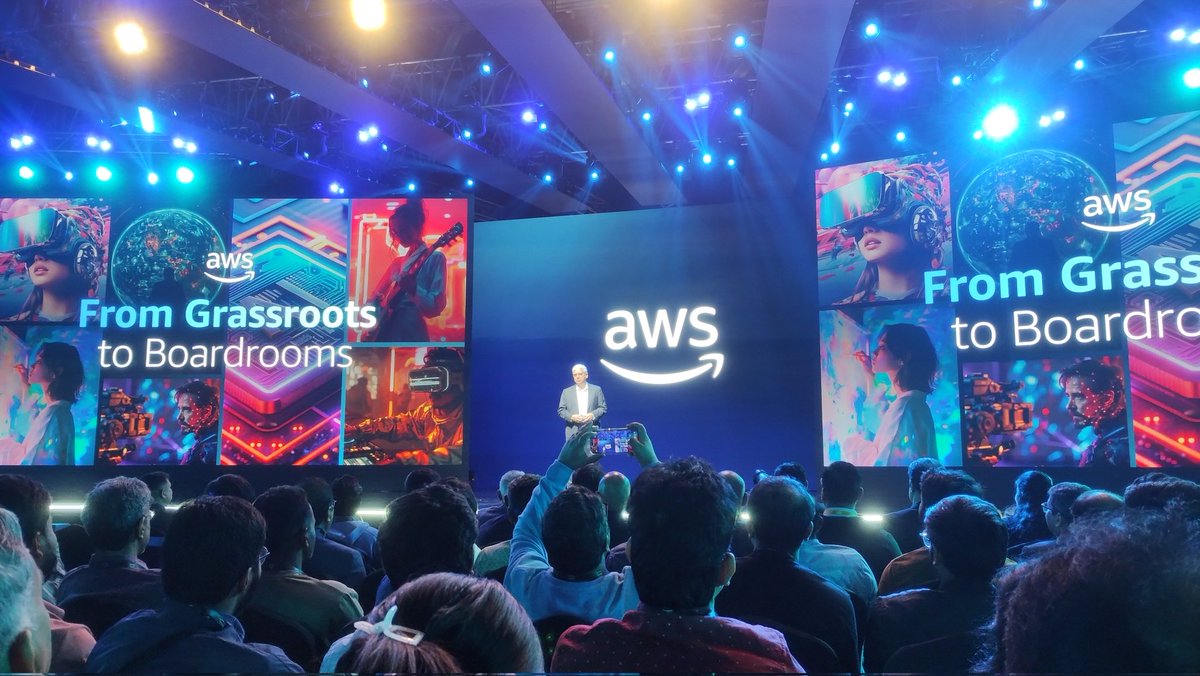 gvmuthu's tweet photo. 📌Awards to various partners for their excellence in AI adoption 
📌 Business, Technology, Development, and Data expert insights
📌 Presentations, Demos through Startups and AI Hub

#awsaiconclavebengaluru #agenticai #aws #generativeAI https://t.co/CDNhh3prAv