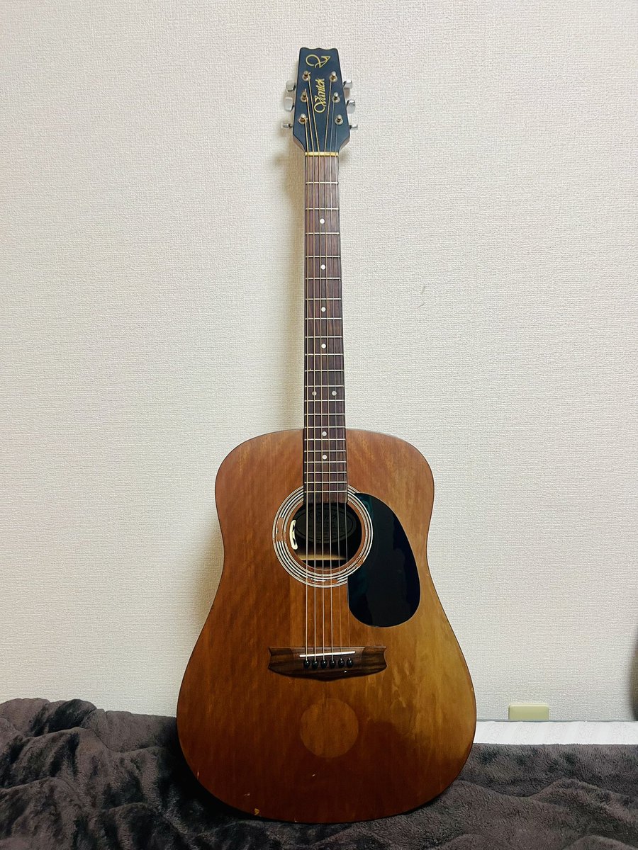 TOKIOBAND5's tweet photo. お気に入りのアコギは、
エレアコに仕上げてライブで使ってあげたい。
そんな私です。
#Vantek くんも、
これでアンプに繋げることができます!
心配していたステッカーの剥がし痕も、
横にしてみると
なんだか月と雲のようで風情がある。
Vantek/VIS-1
#中古1500円 https://t.co/Vlkb5raafc