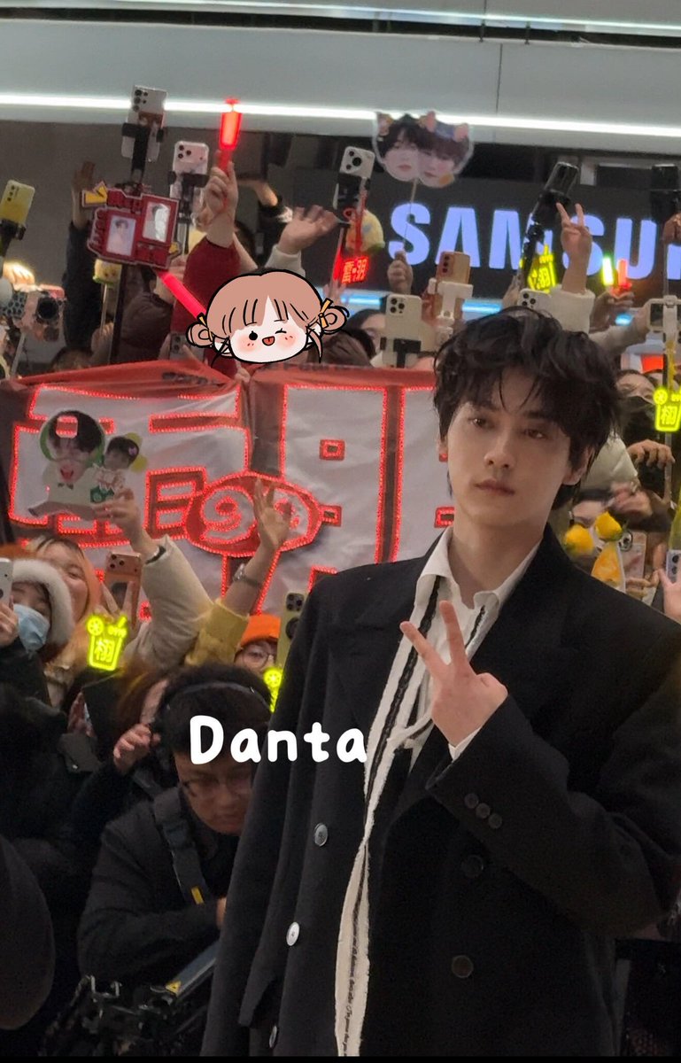 BoMerriott45305's tweet image. 이건 안줘요?허녕이님웨이보기다려야해?아님...갠소...?띠발