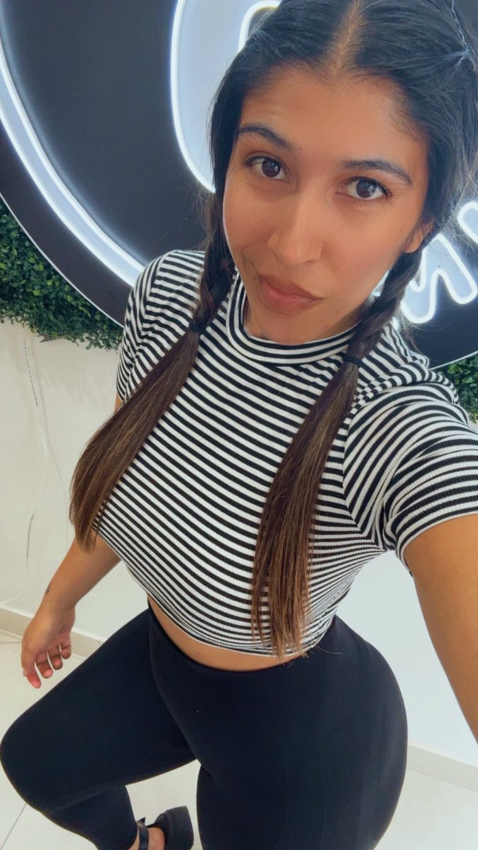 Una preciosa vista de jueves , toca el link y me encontrarás amor ⬇️🖤

linktr.ee/MajoToledo367