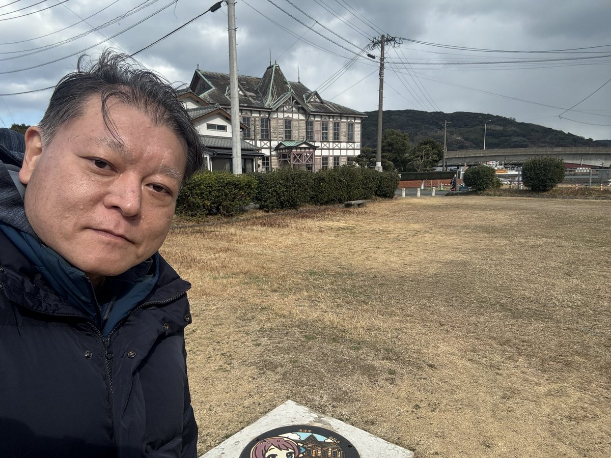 tamon's tweet image. 佐賀が幕末に反射炉を作りアームストロング砲のライフリングができたのも、唐津が発展し唐津鐵工所が戦艦大和のガンボーリングマシンを作れたのも石炭のおかげ。この旧三菱の洋館には佐賀の興亡と再興の歴史が詰まっている #ゾンビランドサガ