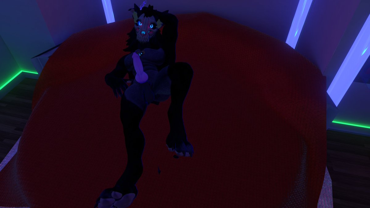 SanctionedGamer's tweet photo. when you leave your door unlocked and the local wildlife comes in #VRChat https://t.co/tUl3gZKkNC