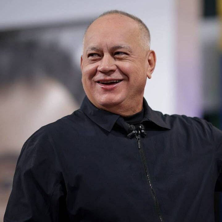 Diosdado Cabello un hombre leal a Venezuela y a su compromiso de defender la patria.
PSUV.

Déjame saber en los comentarios lo bonito del capitán <a href="/dcabellor/">Diosdado Cabello R</a>