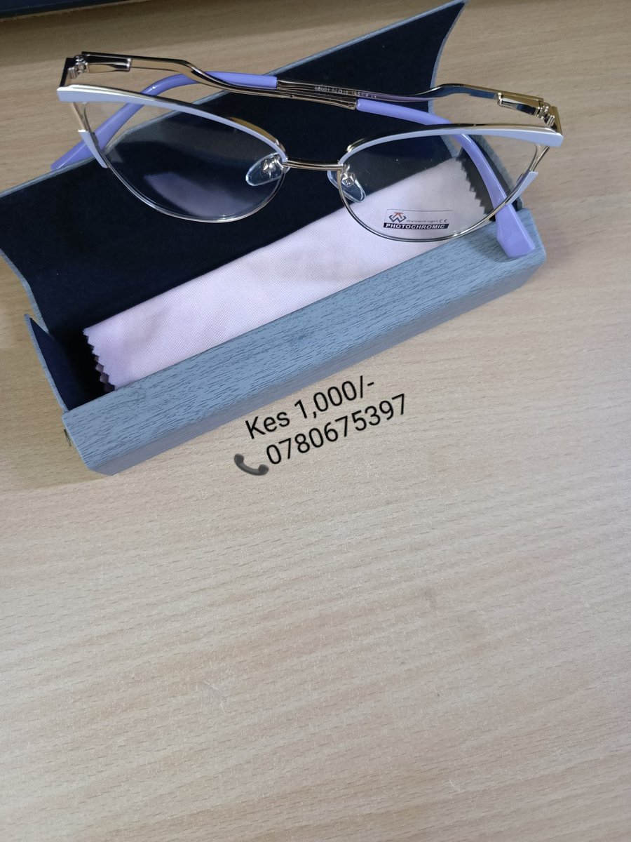 diamondkoptical's tweet photo. "These👇Spectacles frames increase confidence by at least 70%."  (Trust us😄)
➡️For Kes 1,000/- only
✅Free Pouch &amp; a Wipe Cloth
📞0780685397. We also deliver.
#Blueblock  #Photochromic #spectacles #opticalframes 
#ResultsSpeak  #SingaporeReceipts https://t.co/CQiWVAaPu4
