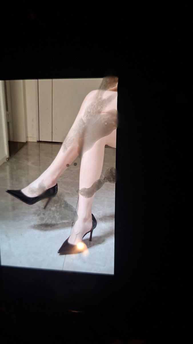 <a href="/ooztt011001/">ooztt_</a> 姐姐的騷腳 就是要拿來接精的