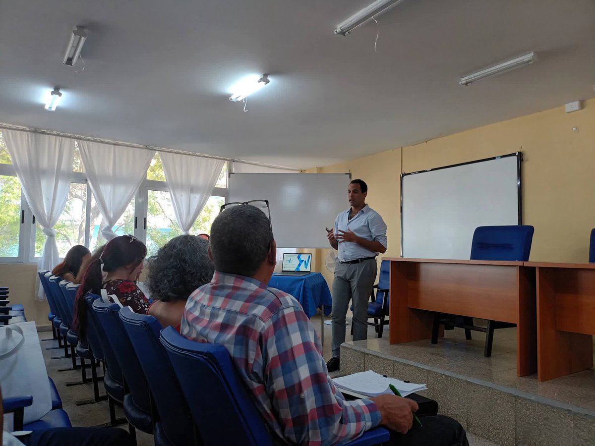 CubaMES's tweet photo. ✍️ Se realizaron las sesiones finales de la I Jornada Provincial de Comunicación y Encuentro con la Prensa, evento organizado por la FEU de la UG y la FEU UCMGT 📱🌟
ℹ️📸 @UG_Cuba
#JornadaDeComunicación #SeguimosAscendiendo #UCMGTMO #FeuDeLaUg https://t.co/cnIFKuwYic
