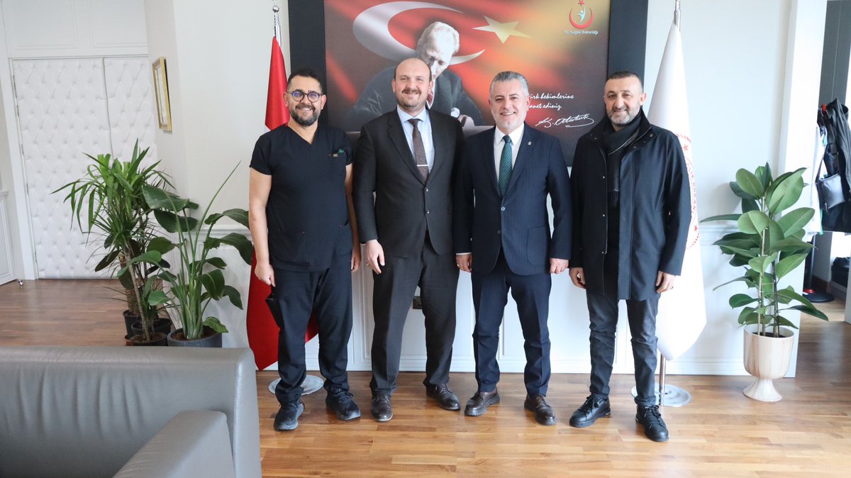 Şehir Hastanesi Başhekimimiz Doç.Dr. Salih Metin hocamıza hayırlı olsun ziyaretinde bulunduk.
Milletimize hizmet yolunda kolaylıklar ve başarılar diliyorum.