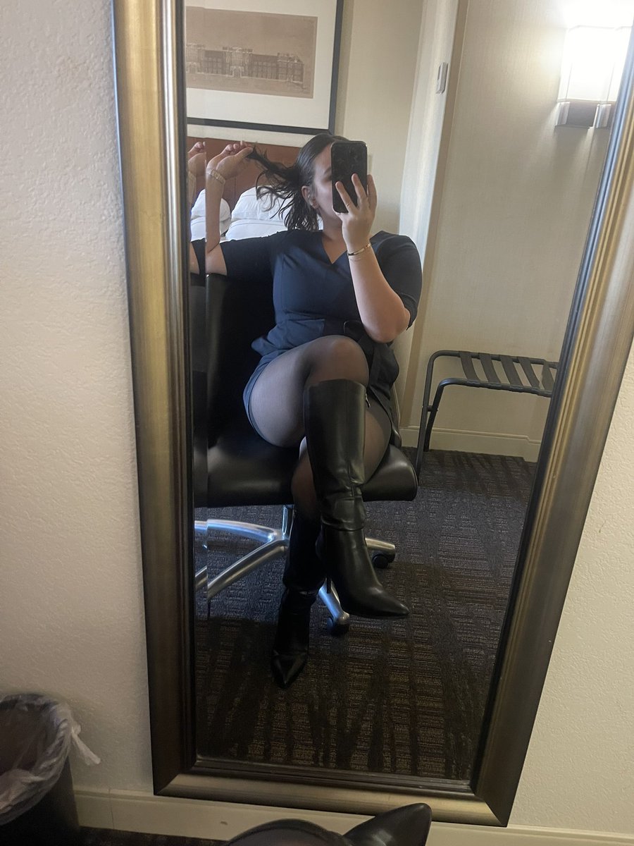 airjen21's tweet image. Black leather boots. Bad intentions 😈🖤