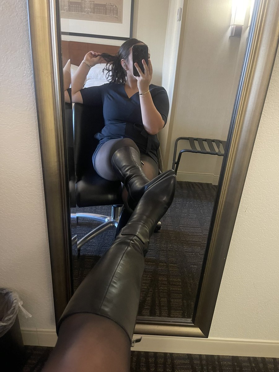airjen21's tweet image. Black leather boots. Bad intentions 😈🖤