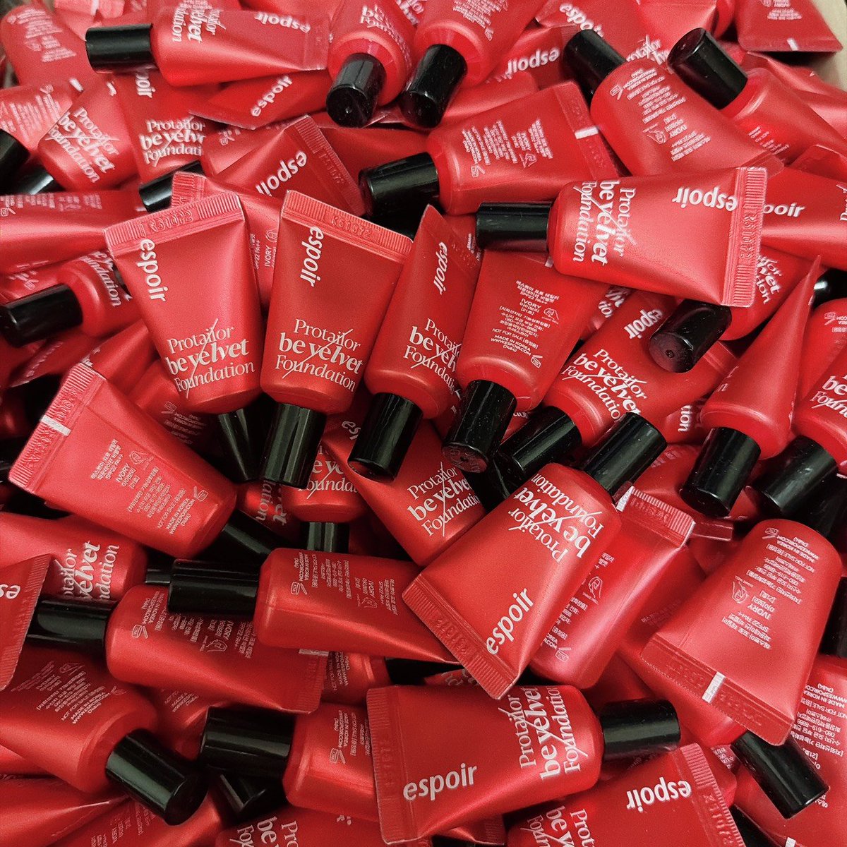 PupPeary_Shop's tweet image. ESPOIR BE VELVET FOUNDATION ไซซ์ทดลอง 7 ml.

มีแค่เบอร์ 21 IVORY
หมดอายุ 10/2026

ราคา 29 บาท