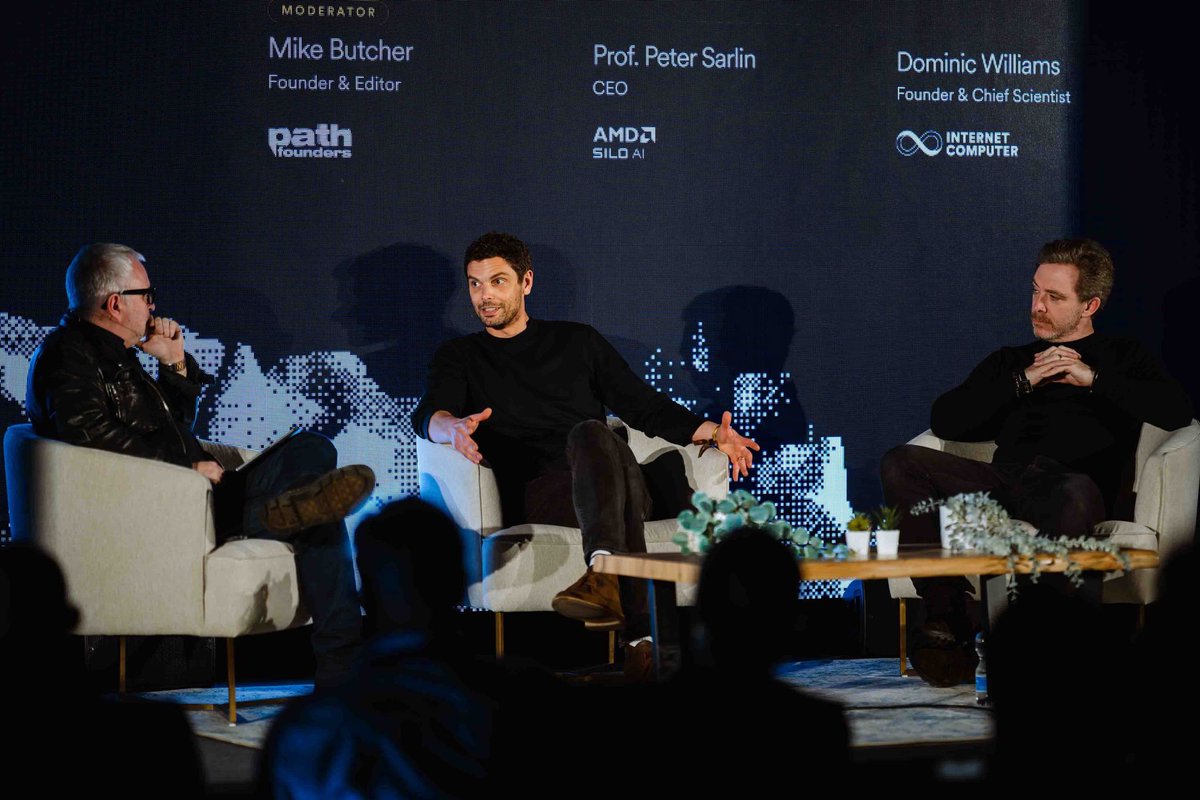 Wrapping up a productive Davos 2026 with a DFINITY dinner in a few hours.

World Computer Day (WCD) was a huge hit for the second year in a row! Topics ranged through sovereign cloud, AI, European entrepreneurship and stablecoins.

A shout-out and thanks to everyone involved 🙏🏼